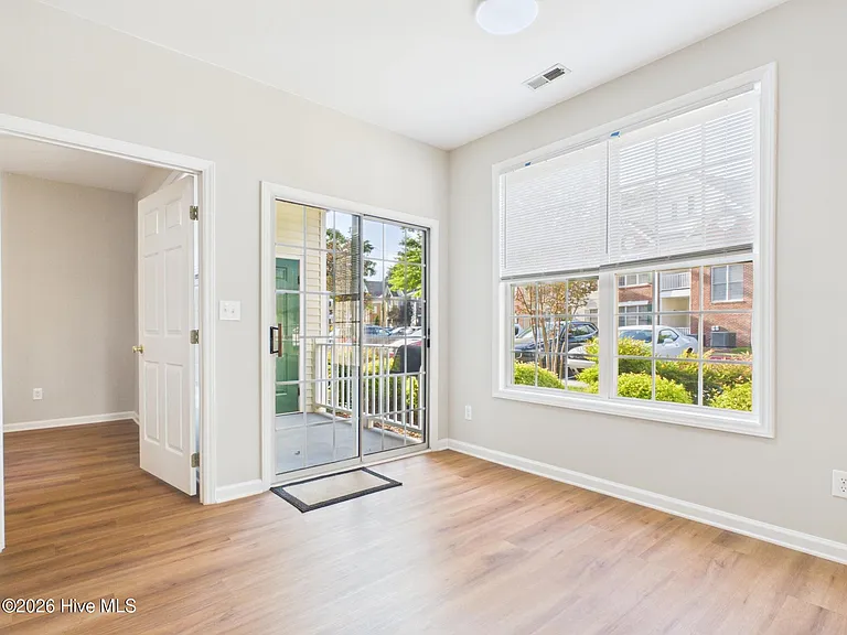 2111 Kudrow Ln — Photo 13