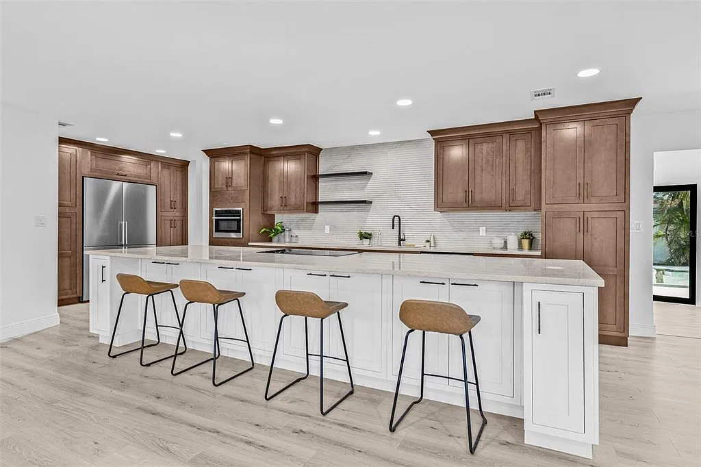 3 bed, 2.0 bath, 1778 sqft, $5,000 — Photo 3