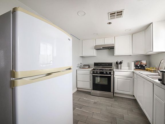 5th image of 818 Decatur Street