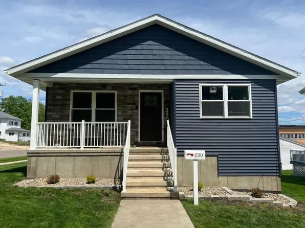 230 W Grand St, Monticello, IA 52310