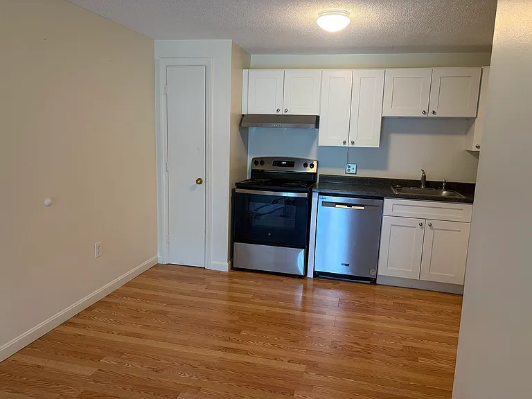 1007 White Cedar Blvd — Photo 7