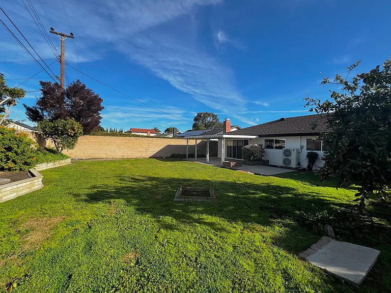 18371 Tamarind St — Photo 37