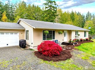 463 Meadowood Dr W, Seabeck, WA 98380