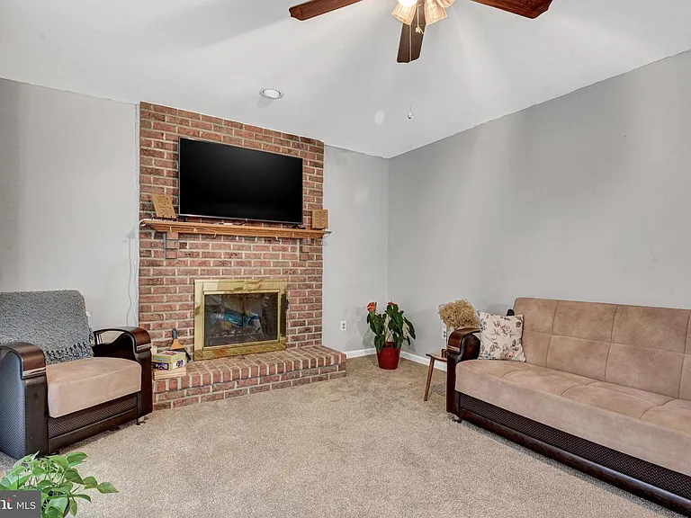 320 Kalorama Rd — Photo 7