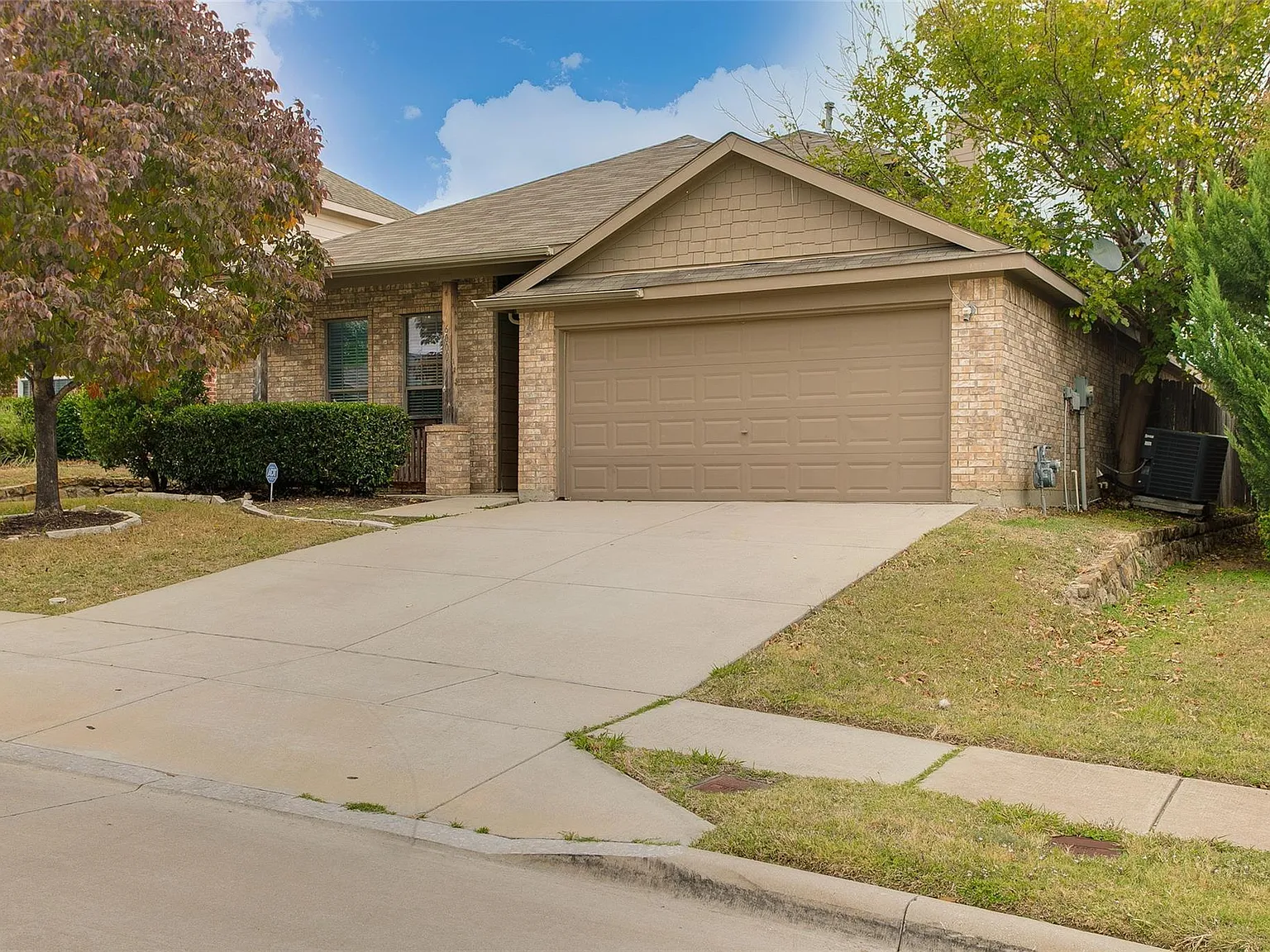 3 bed, 2029 sqft, $2,350 — Photo 2