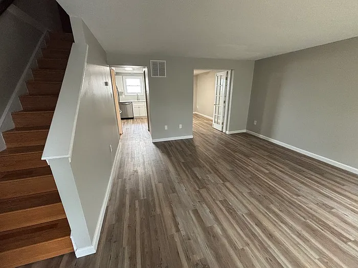 3 bed, 3.0 bath, $2,800 — Photo 2