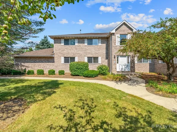 305 Loyola Dr APT A, Elgin, IL 60123