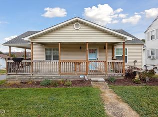 906 King Springs Rd, Johnson City, TN 37601