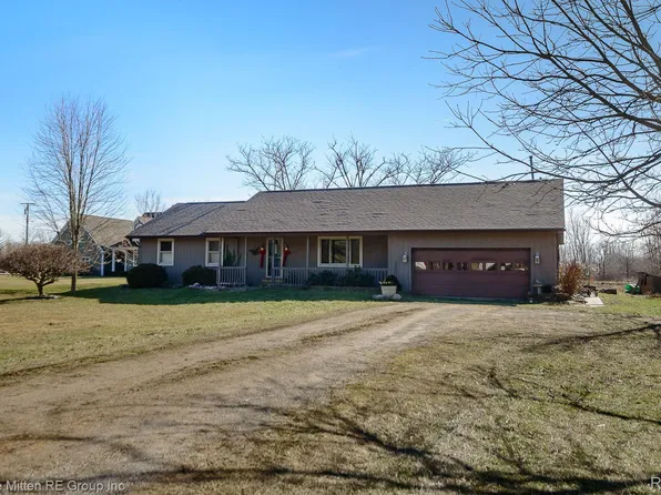 48053 Harris Rd, Belleville, MI 48111