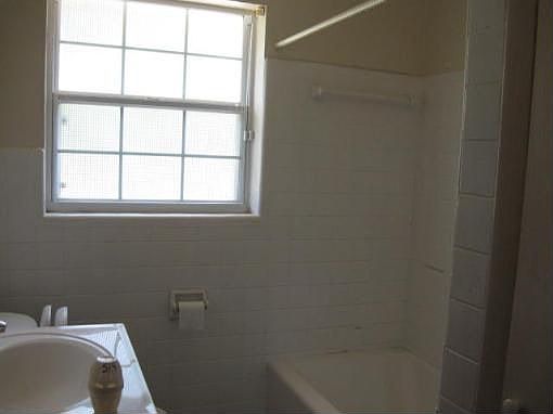5th image of 7007 Bonnie Brae Ln