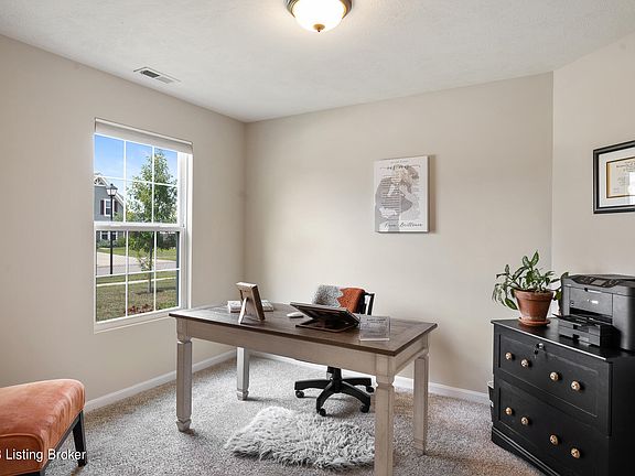 5th image of 828 New Christman Ln