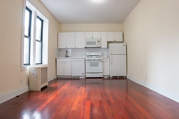 Rented by Shamco Management Corp | media 17