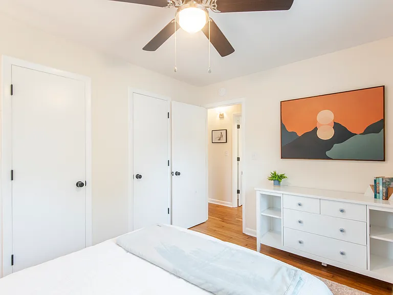2218 Wayne Ave #B — Photo 15