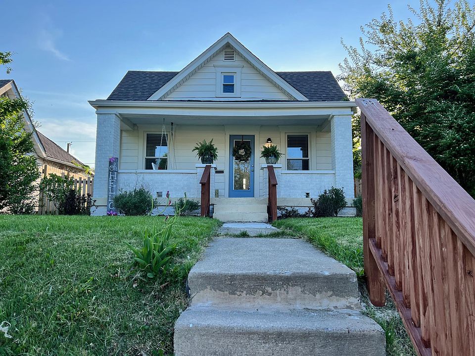 Bungalow within 15 minute walk (3 minute drive) to Butler University and short, 8 minute drive to Marian University