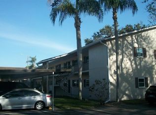 9821 113th St APT 104, Seminole, FL 33772