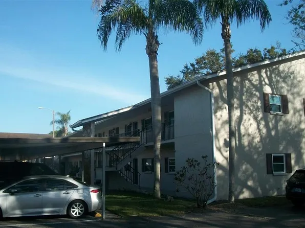 9821 113th St APT 104, Seminole, FL 33772