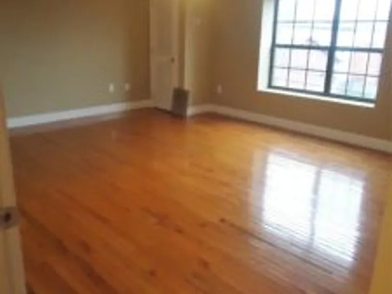 405 W Watauga Ave — Photo 3
