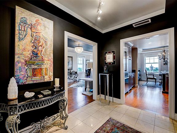 3rd image of 232 N Kingshighway Blvd APT 1202