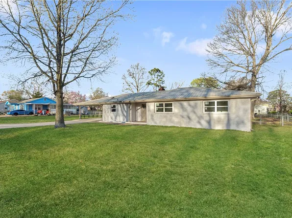 832 S Maxwell St, Siloam Springs, AR 72761