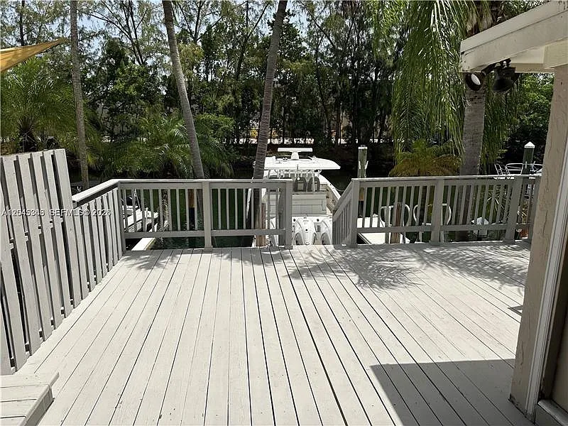 3756 NE 166th St #112