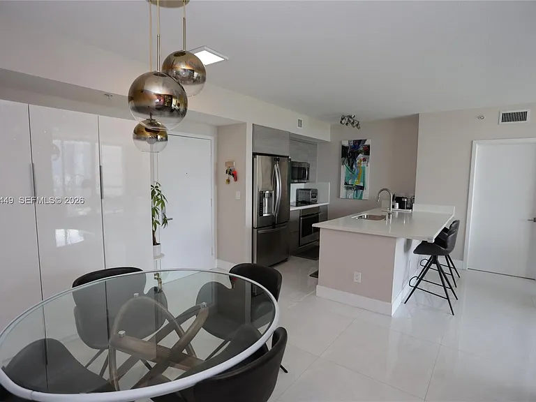 325 Biscayne Blvd #1822 — Photo 4