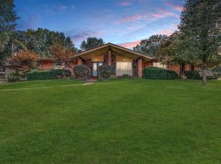 10034 Pebble Beach Dr, Saint Louis, MO