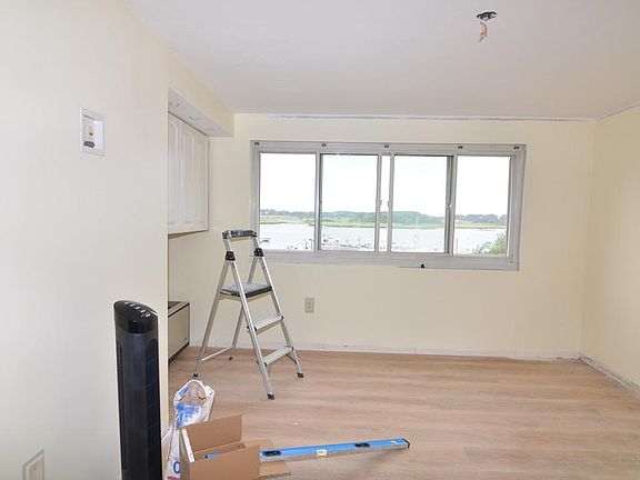3rd image of 200 Cove Way Unit 401