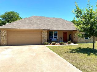 1305 Clearfield Dr, Cleburne, TX 76033