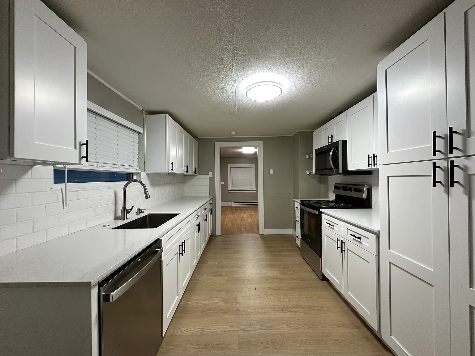 2 bed, 800 sqft, $1,700 — Photo 4