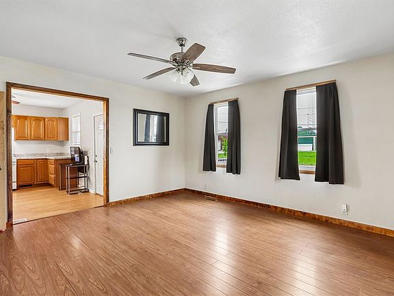 5th image of 222 E 5th St