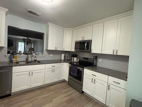 2nd image of 3922 Seeman Rd
