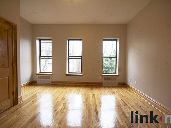 2nd image of 10 W 123rd St #2
