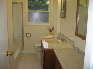 9811 SE Reedway St #A, Portland, OR 97266