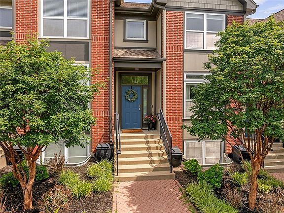 2nd image of 1152 NE Beacon Hill Ln #2