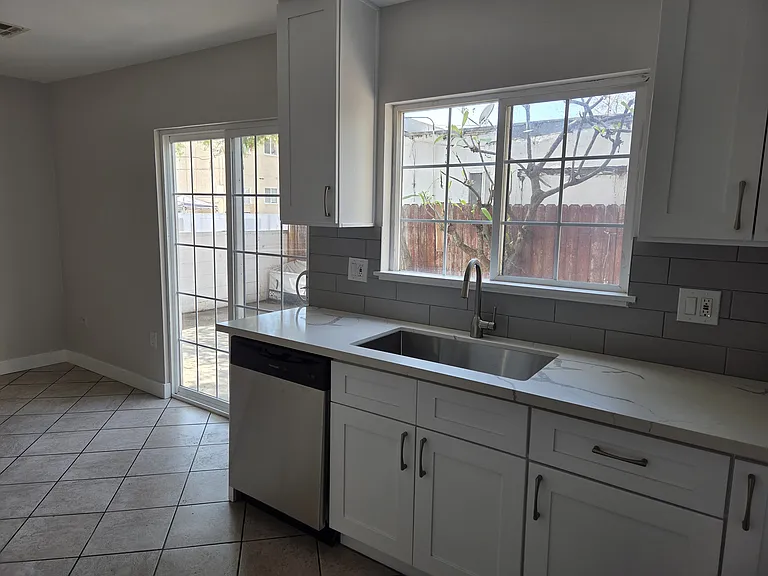 751 S Arizona Ave — Photo 8