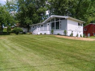 900 Imperial Woods Dr, Vestal, NY 13850