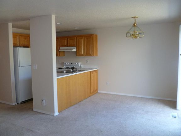 great room w/ living,kit, eating area