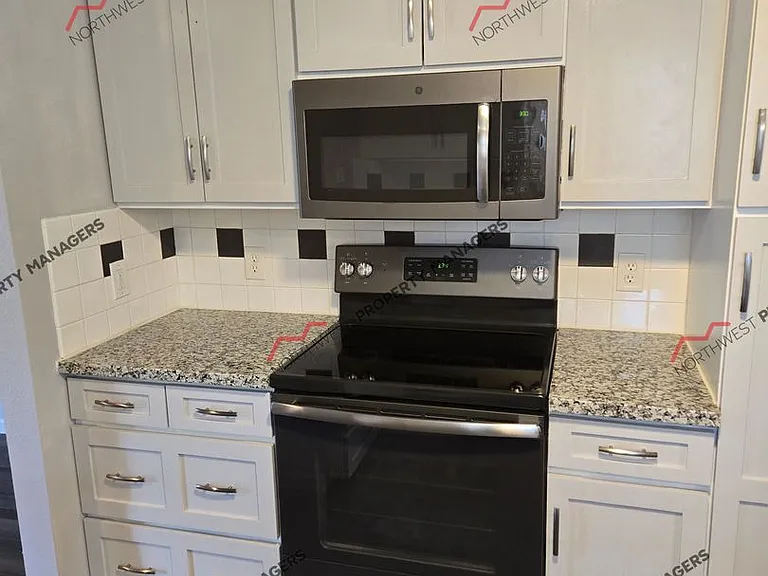 212 Galaxie Rd — Photo 9