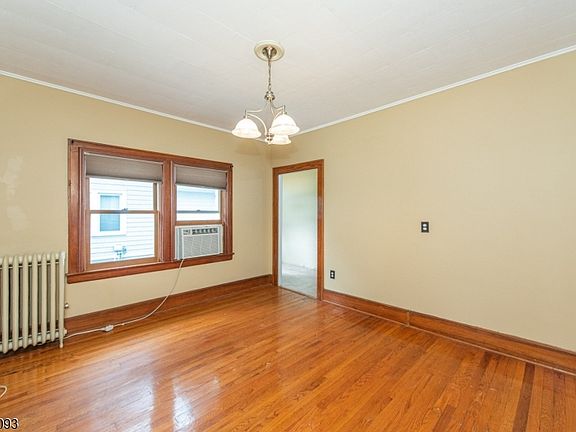 5th image of 11 Farrington St