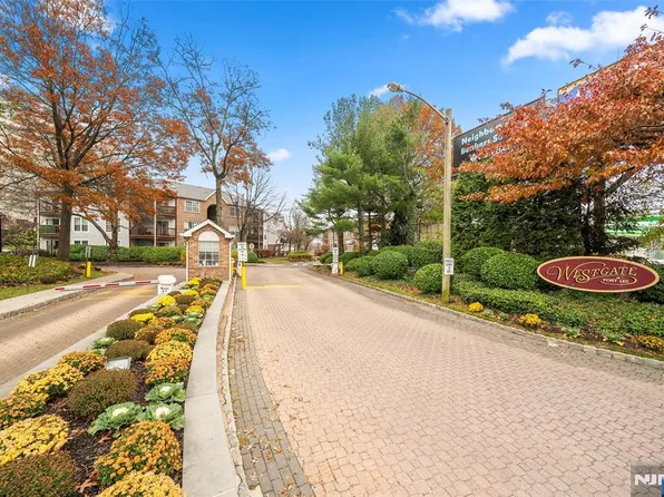 1420 Westgate Dr #8109, Fort Lee, NJ 07024