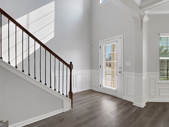 4th image of 6740 Oak Hill Pl