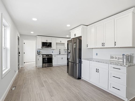 5th image of 357 Wareham St