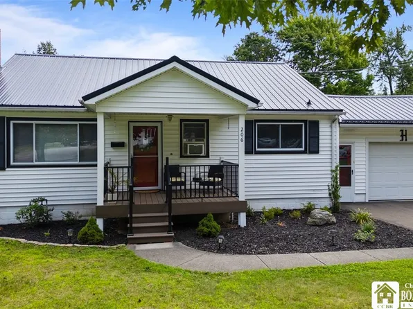 206 Seymour St, Fredonia, NY 14063