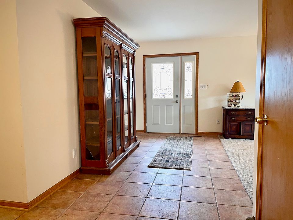 883 Pleasant St, Woodstock, IL 60098 Zillow