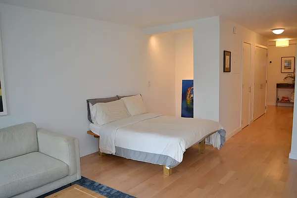 Rented by Tabak Real Estate | media 18