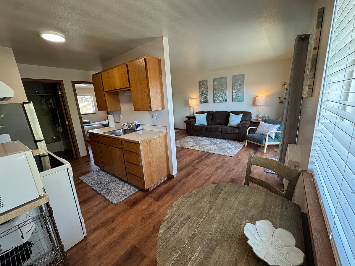 Building Photo - 116 E Dewberry Ave #12