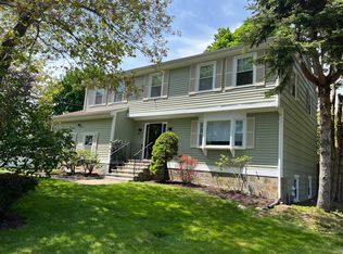 476 Wilson St, Fairfield, CT 06825