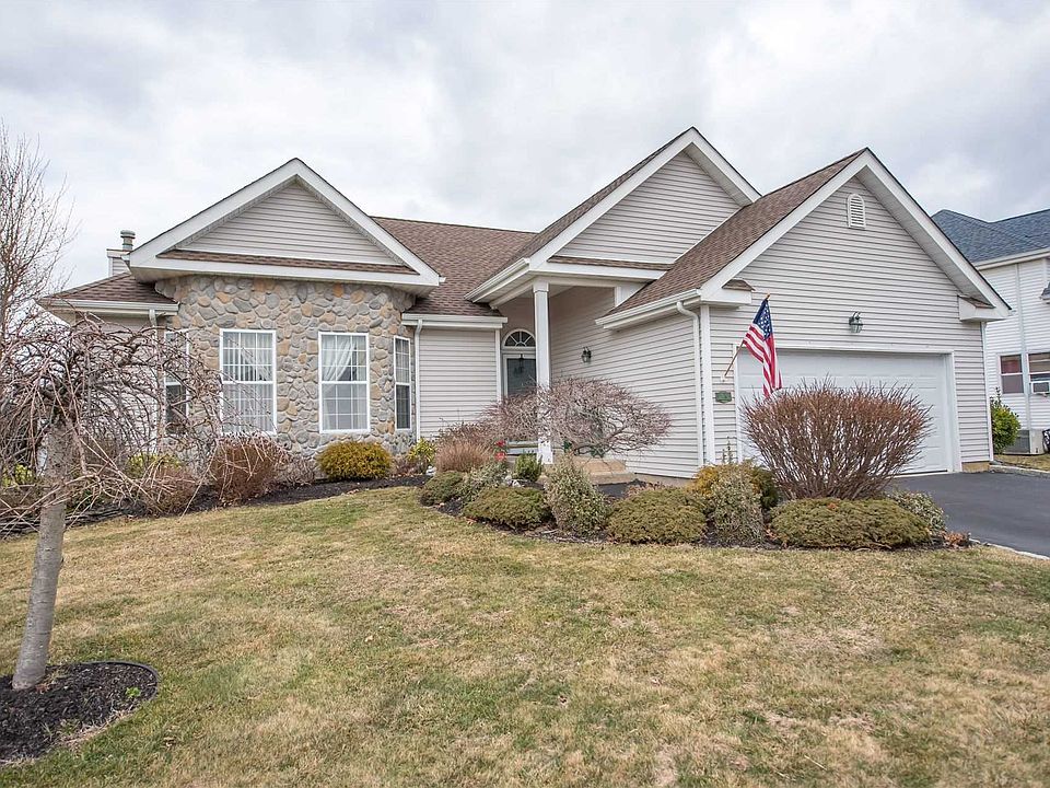 1st image of 14 Clover Meadow Ct