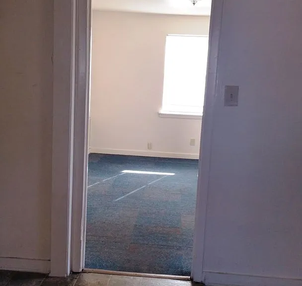 1403 S Van Buren St — Photo 3