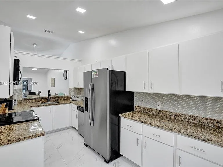 5434 SW 25th Ave — Photo 7